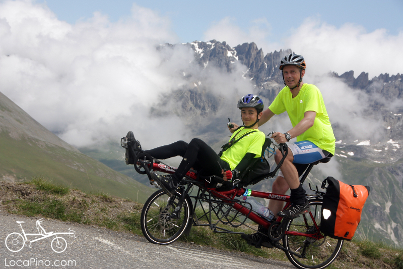 Un tandem Hase Pino dans le Col du Galibier après le Col du Télégraphe