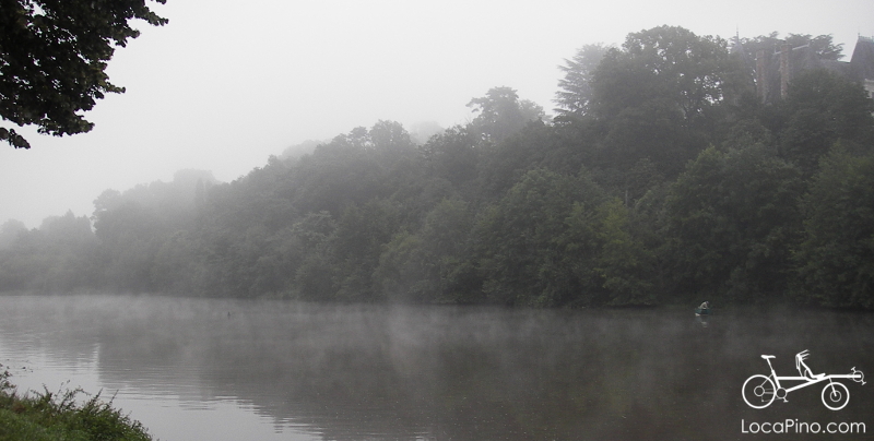 Petit matin sur le Chemin de Halage de la Mayenne, sur la Vélo Francette