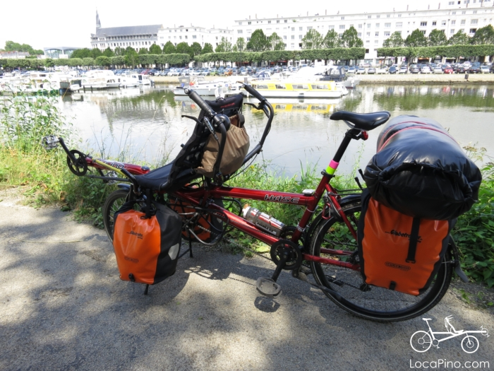 A tandem Pino from Hasebikes in front of the Saint Felix canal in Nantes