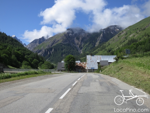 Dans la montée du col du Galibier, après Valloire